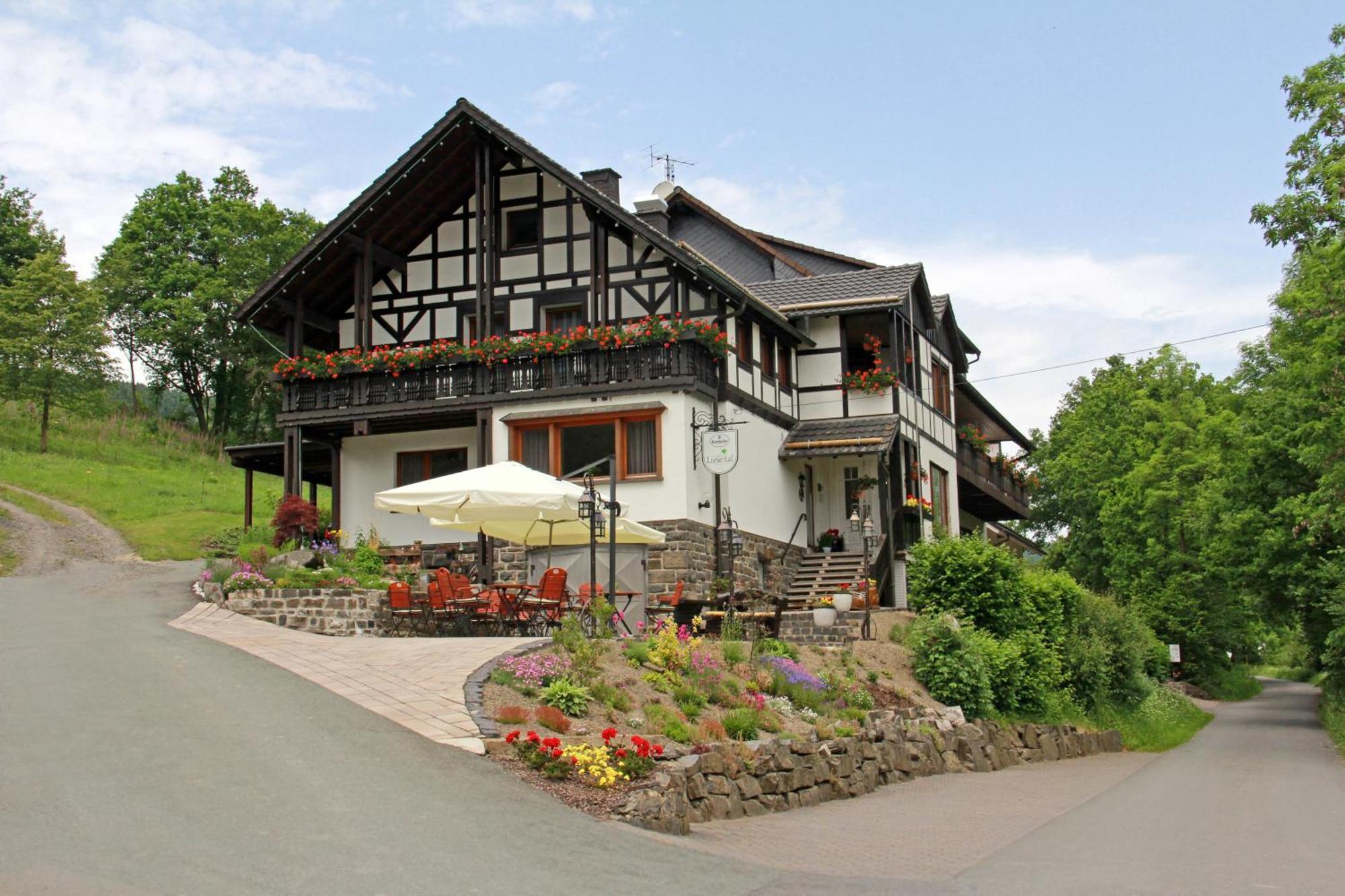 Landidyll Landhaus Liesetal Халенберг Екстериор снимка